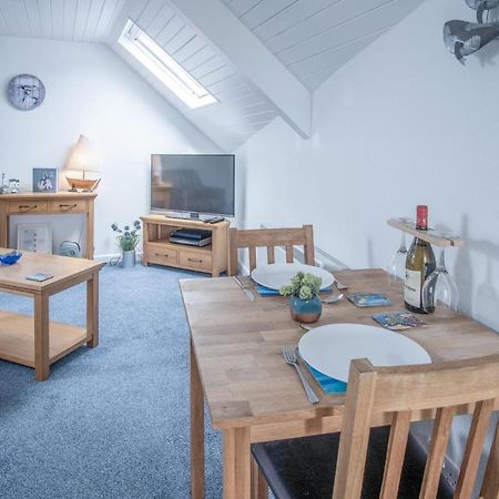 St Julians View - 1 Bedroom Apartment - Tenby Exterior foto