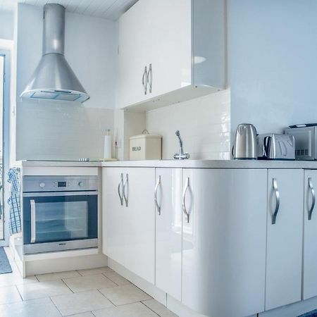 St Julians View - 1 Bedroom Apartment - Tenby Exterior foto